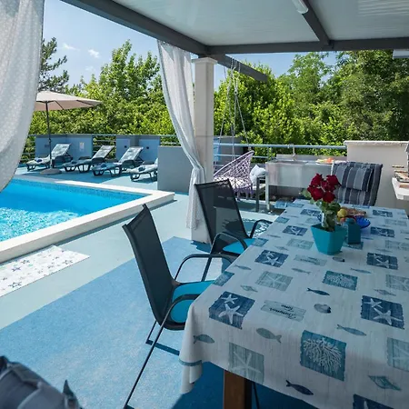 Gorgeous In With Kitchen Holiday home Cerovlje