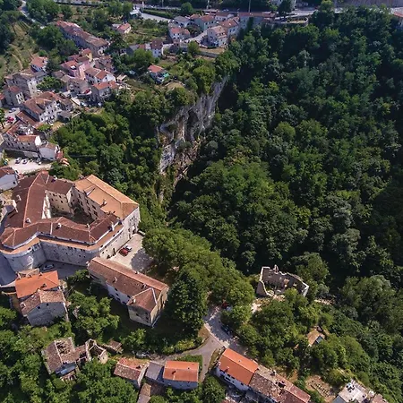 Gorgeous In With Kitchen * Cerovlje