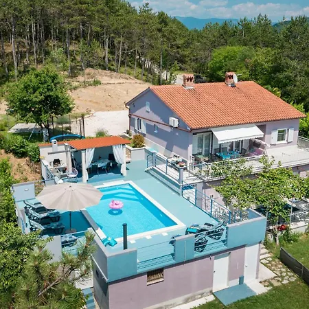 Gorgeous In With Kitchen Holiday home Cerovlje