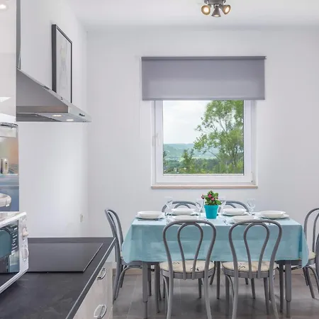 Hébergement de vacances Gorgeous In With Kitchen *